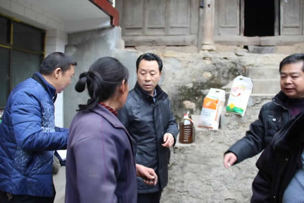 隴運(yùn)集團(tuán)公司開(kāi)展春節(jié)前走訪(fǎng)幫扶慰問(wèn)活動(dòng)