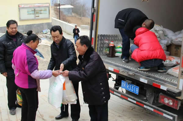 隴運(yùn)集團(tuán)公司開(kāi)展春節(jié)前走訪(fǎng)幫扶慰問(wèn)活動(dòng)