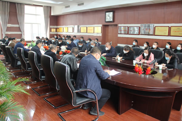 隴運集團(tuán)公司黨委召開學(xué)習(xí)貫徹黨的二十大精神專題研討交流會(二)