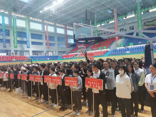 中國夢·勞動(dòng)美--凝心聚魂跟黨走 團(tuán)結(jié)奮斗新征程 隴運(yùn)集團(tuán)公司參加隴南市慶“五一”市直單位職工拔河比賽