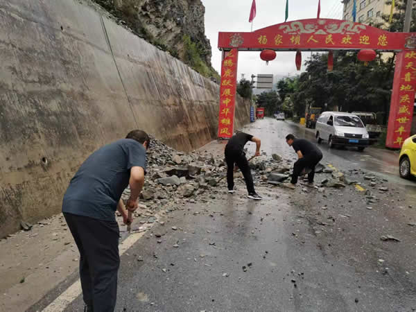 聞汛而動 主動作為 --隴運集團公司迅速行動全力做好防汛搶險和運輸保障工作