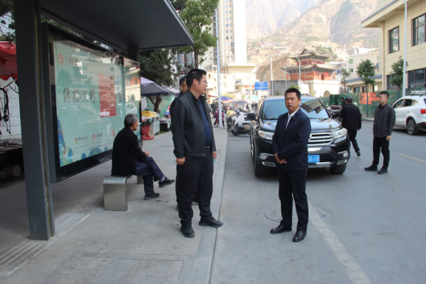 聚焦民生辦實(shí)事 優(yōu)化公交惠民生——隴運(yùn)集團(tuán)黨委書記、董事長(zhǎng)馬明喜調(diào)研新開(kāi)通公交線路